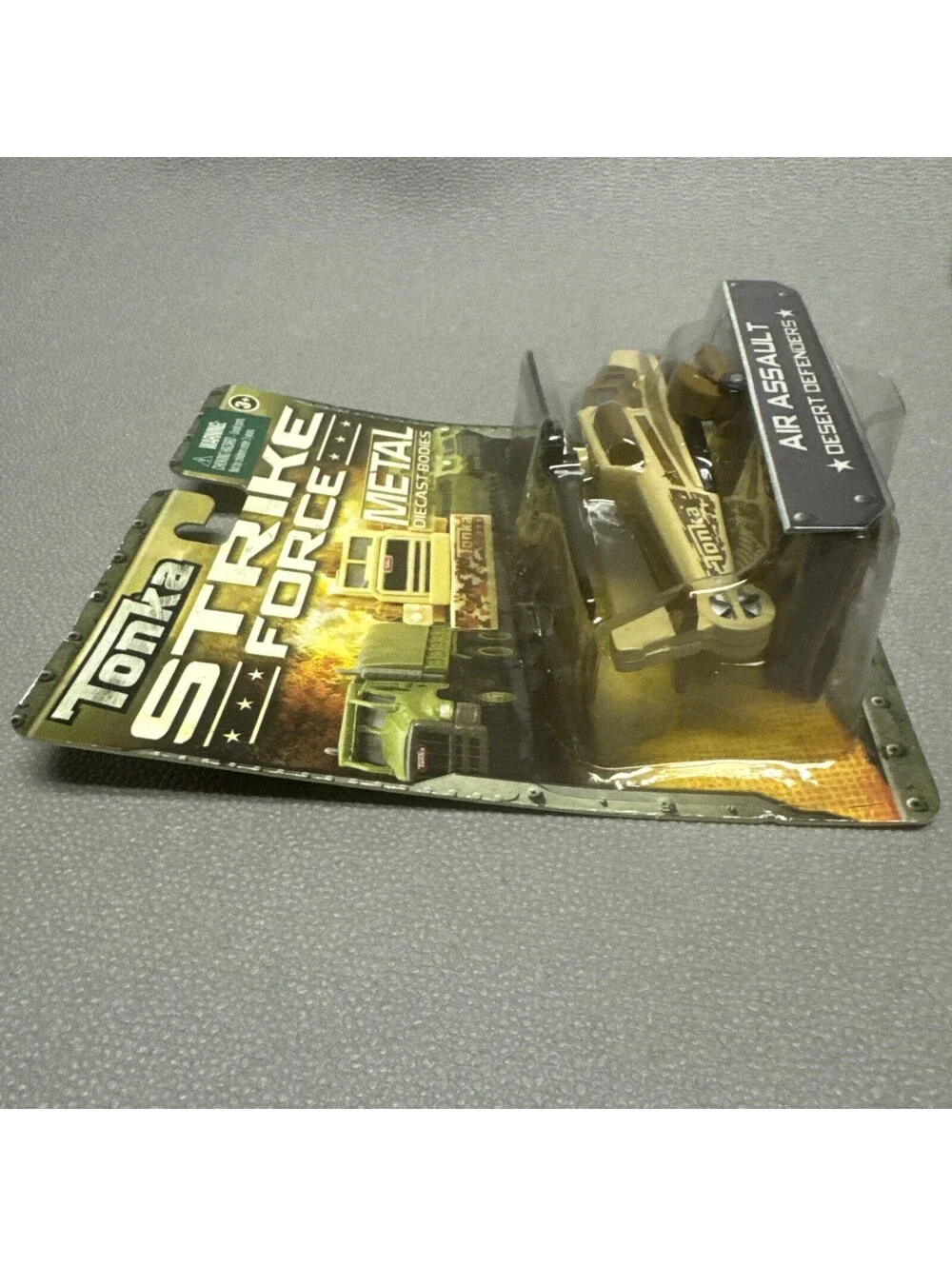 Tonka Strike Force Metal Desert Defenders Air Assault & Fortified Transport 1/64